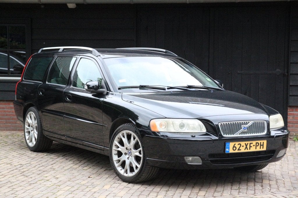 Volvo V70 2.5T Edition Sport Leer/Navigatie/Parkeersensor/1e, Auto's, Voorwielaandrijving, Beige, 1504 kg, Handgeschakeld