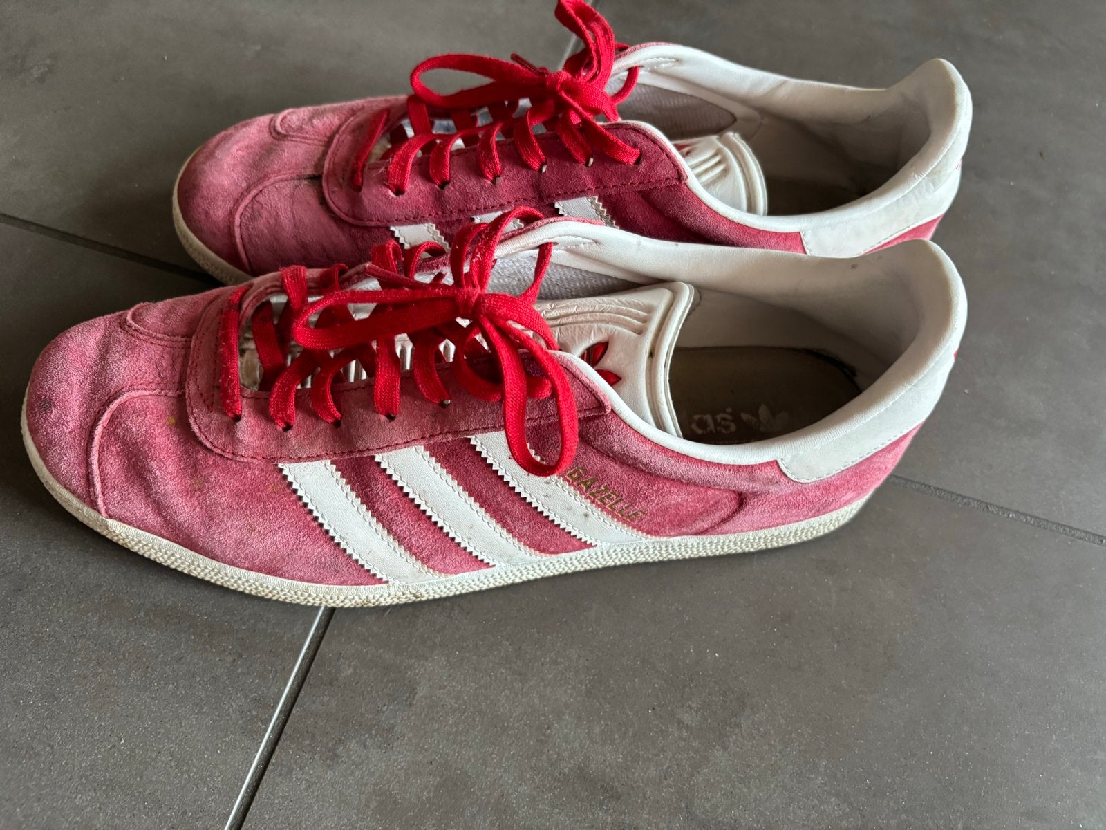 Adidas Gazelle sneakers rood - Maat 44, Ophalen of Verzenden, Gedragen, Rood, Sneakers of Gympen