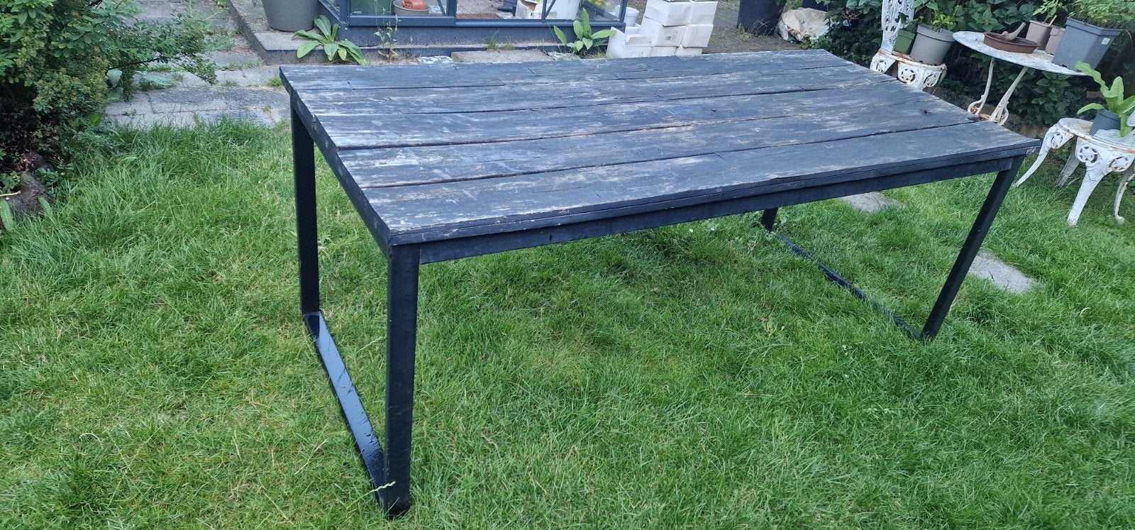 Stevige tafel met metalen frame en houten planken (190x85), Tuin en Terras, Ophalen, Gebruikt, Rechthoekig, Metaal