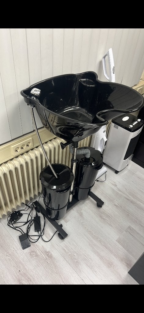 Mobiele wastafel met elektrische pomp en 2-emmer afvoer, Ophalen, Gebruikt