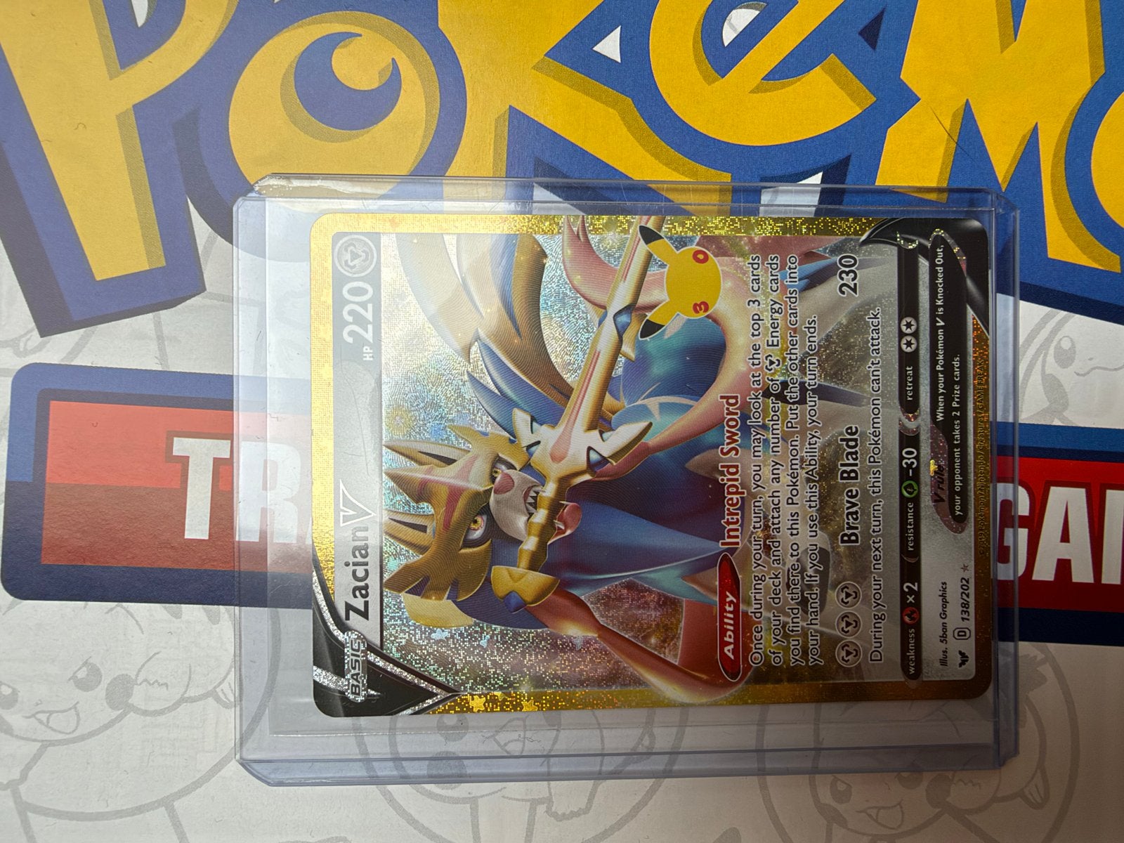 Pokémon Kaart Zacian V Gold - 30th celebrations, Ophalen of Verzenden, Nieuw, Losse kaart, Foil