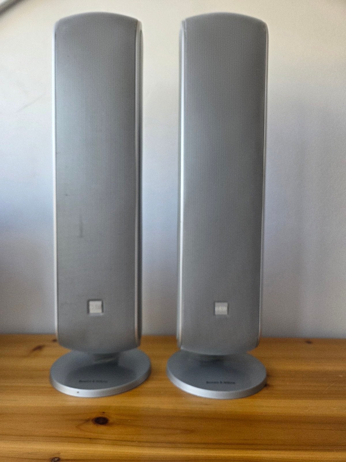 B&W VM1 Speakers - Zilver - Set van 2, Ophalen, Stereo speakers, Gebruikt, 60 tot 120 watt