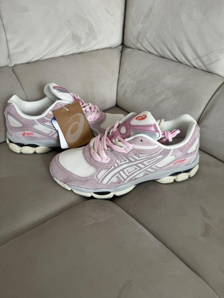 ASICS GEL-NYC “Cream / Rose Water”, Nieuw, Ophalen of Verzenden, Sneakers of Gympen, Roze