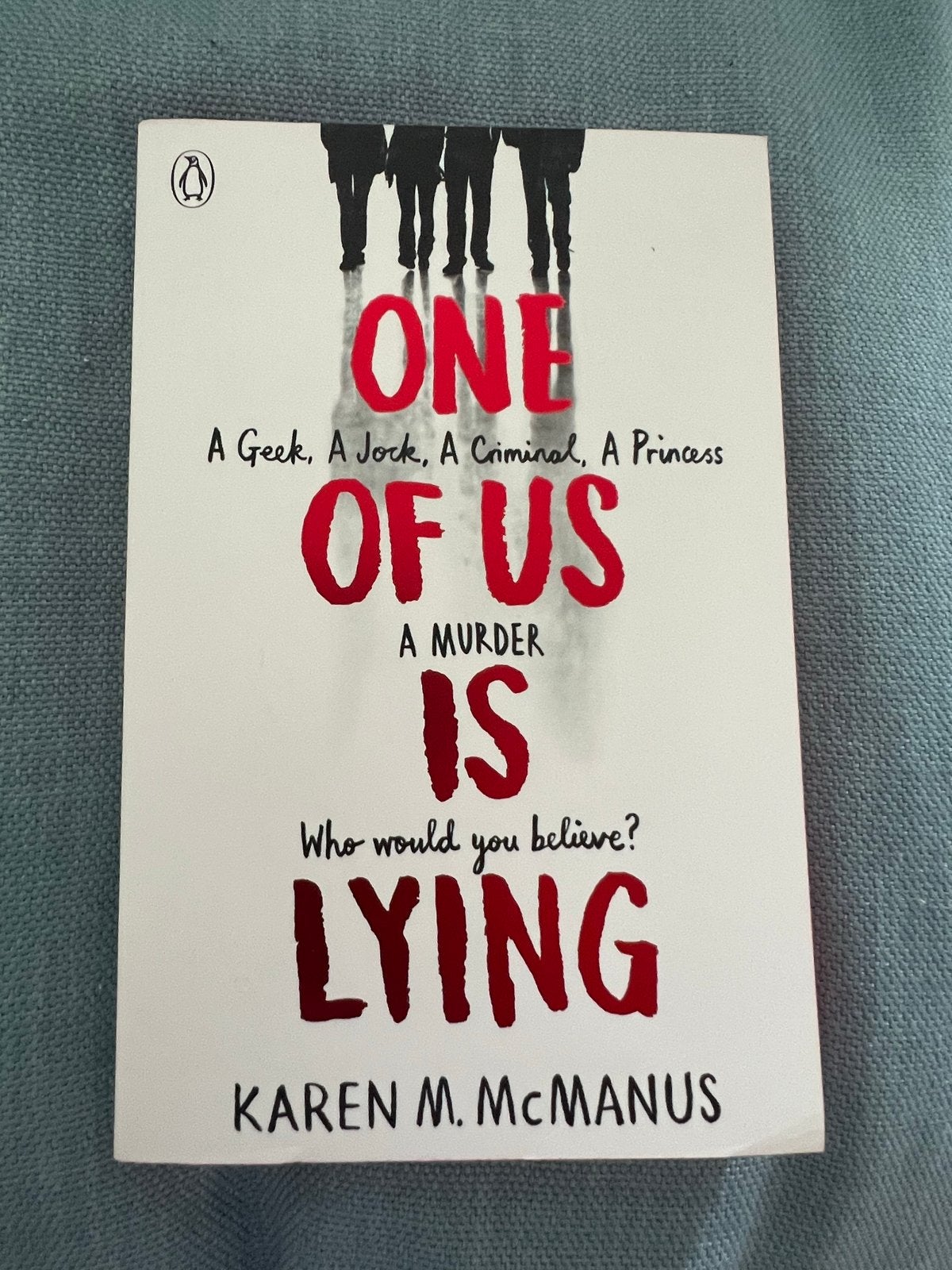 One of Us Is Lying - Karen M. McManus (Engels), Ophalen of Verzenden, Zo goed als nieuw, Wereld overig