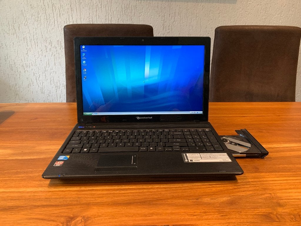 Nette 15 inch Windows XP laptop, i3 2.53ghz. Accu prima, Ophalen of Verzenden, Zo goed als nieuw, Intel Core i3 380M, 320 GB