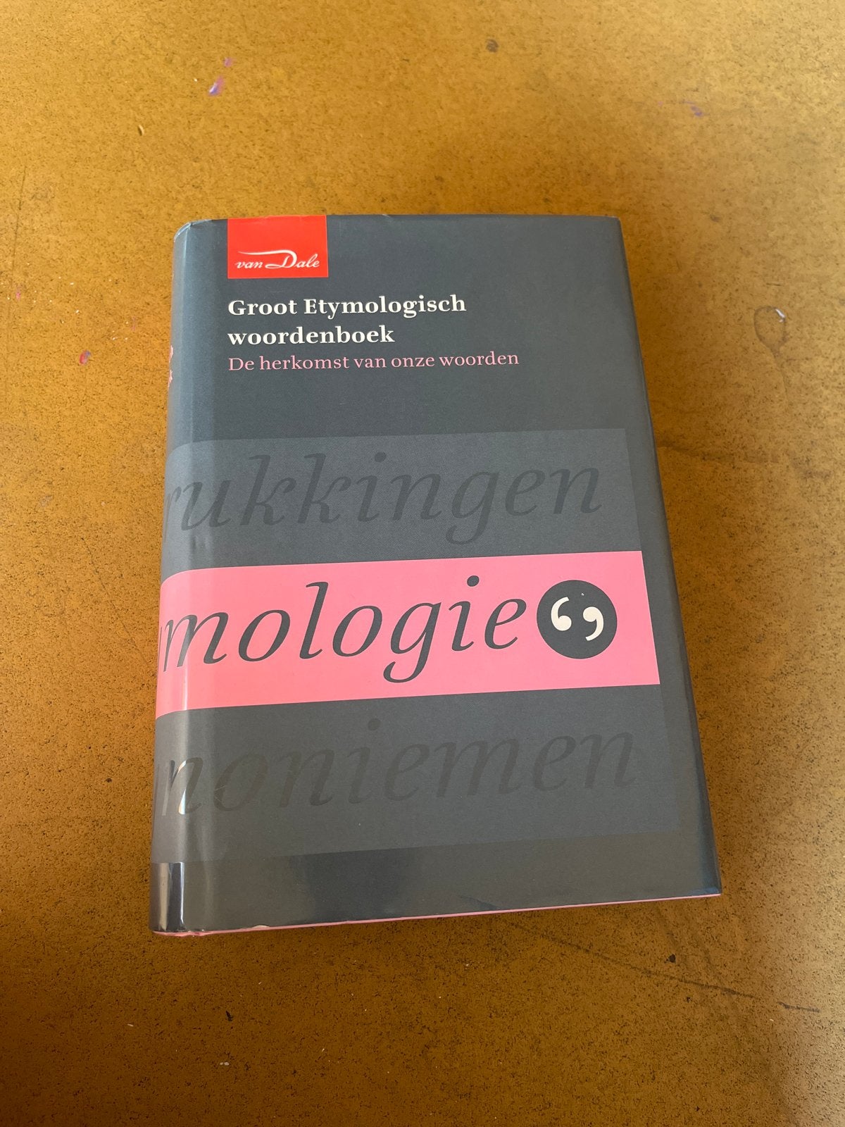 Van Dale Groot Etymologisch Woordenboek - Zo goed als nieuw, Boeken, Ophalen of Verzenden, Zo goed als nieuw, Van Dale, Nederlands