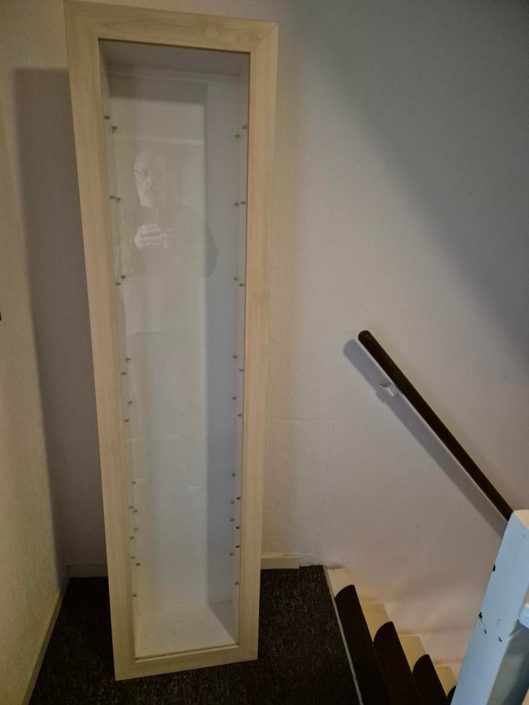 Vitrinekast ikea Bertby 9 glazen plankjes, Ophalen, Minder dan 50 cm, Met deur(en), Glas