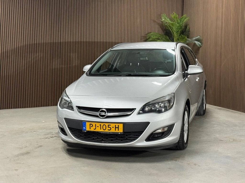 Opel Astra Sports Tourer 1.4 Turbo Edition (bj 2015), Auto's, Opel, Stof, Gebruikt, Euro 6, 4 cilinders