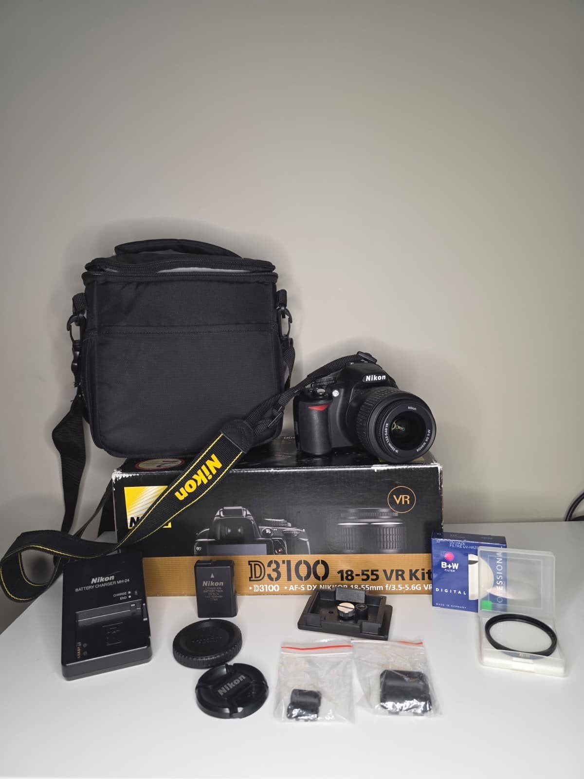 Nikon D3100 Spiegelreflexcamera + 18-55mm VR lens + Acc., Audio, Tv en Foto, Ophalen, Beeldstabilisatie, Gebruikt, Spiegelreflex
