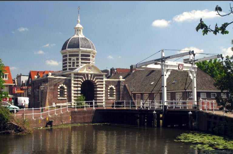 borduurpatroon LEIDEN MORSPOORT en VARIA andere gebouwen, Ophalen of Verzenden, Zo goed als nieuw, Handborduren, Patroon