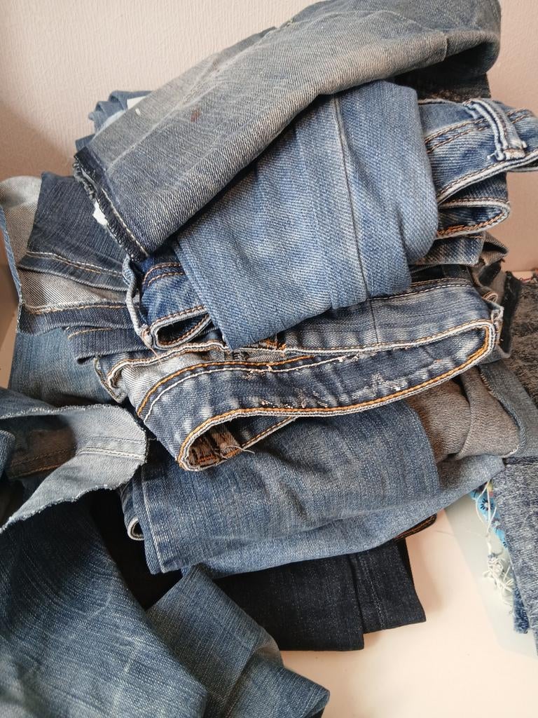 Gevraagd : gratis oude jeans, Ophalen, Gedragen