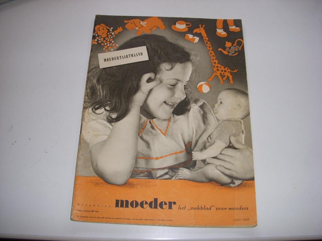 Damestijdschrift MOEDER juni 1949, Ophalen of Verzenden, Gelezen, Damesbladen
