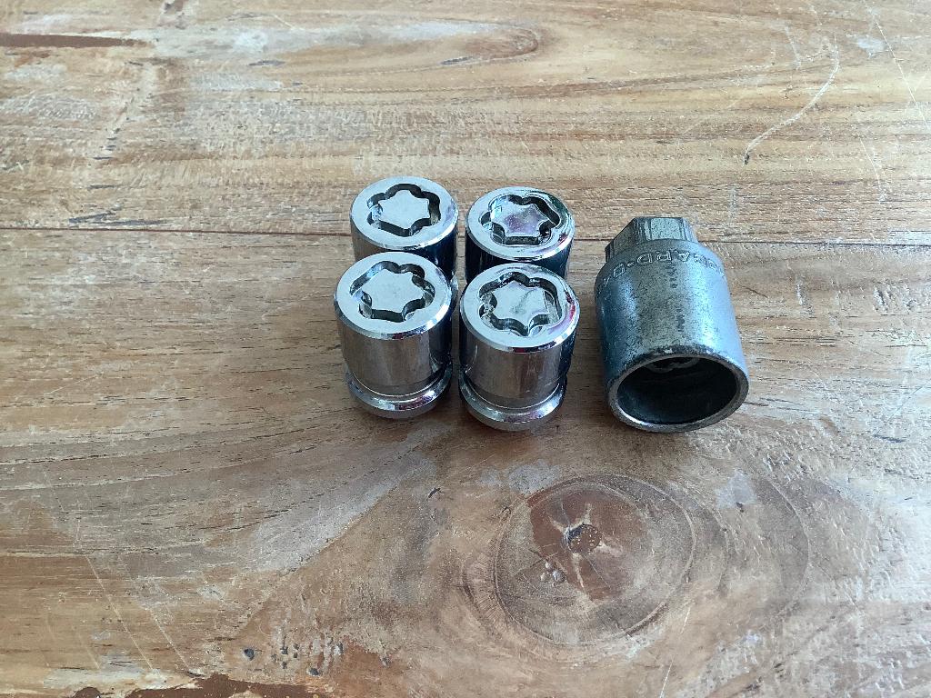 Mcgard slotbouten set, Ophalen of Verzenden, Gebruikt, Minder dan 50 mm, Overige typen