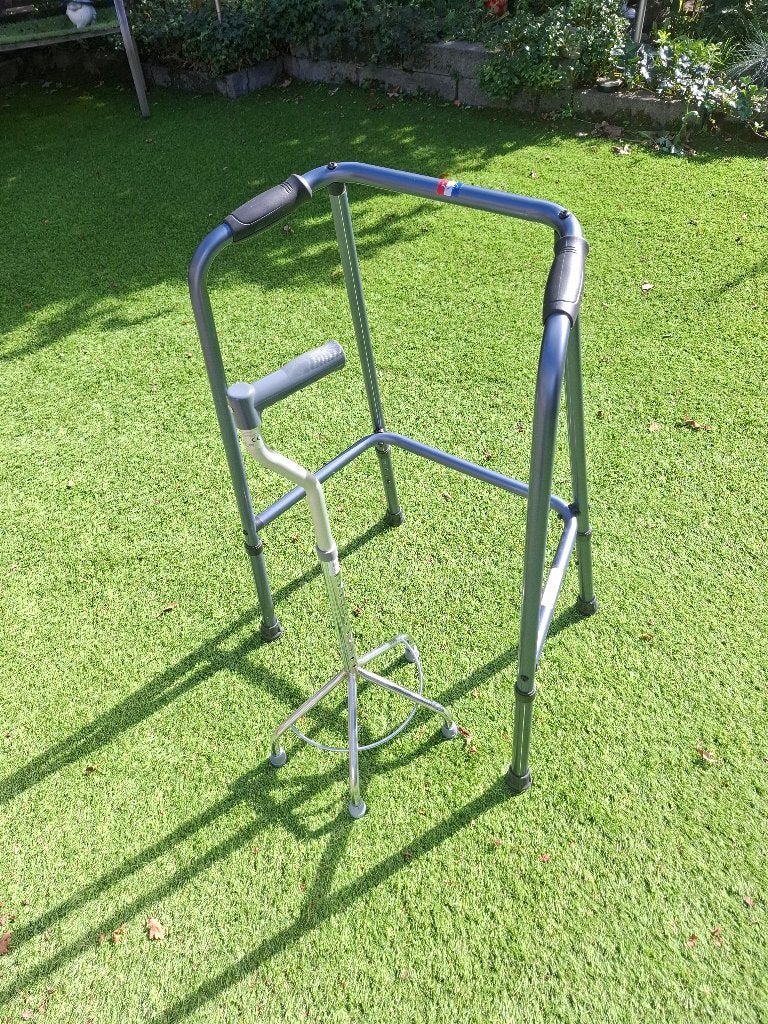 Looprek en wandelstok 4-poot te koop, Diversen, Ophalen of Verzenden, In hoogte verstelbaar, Nieuw
