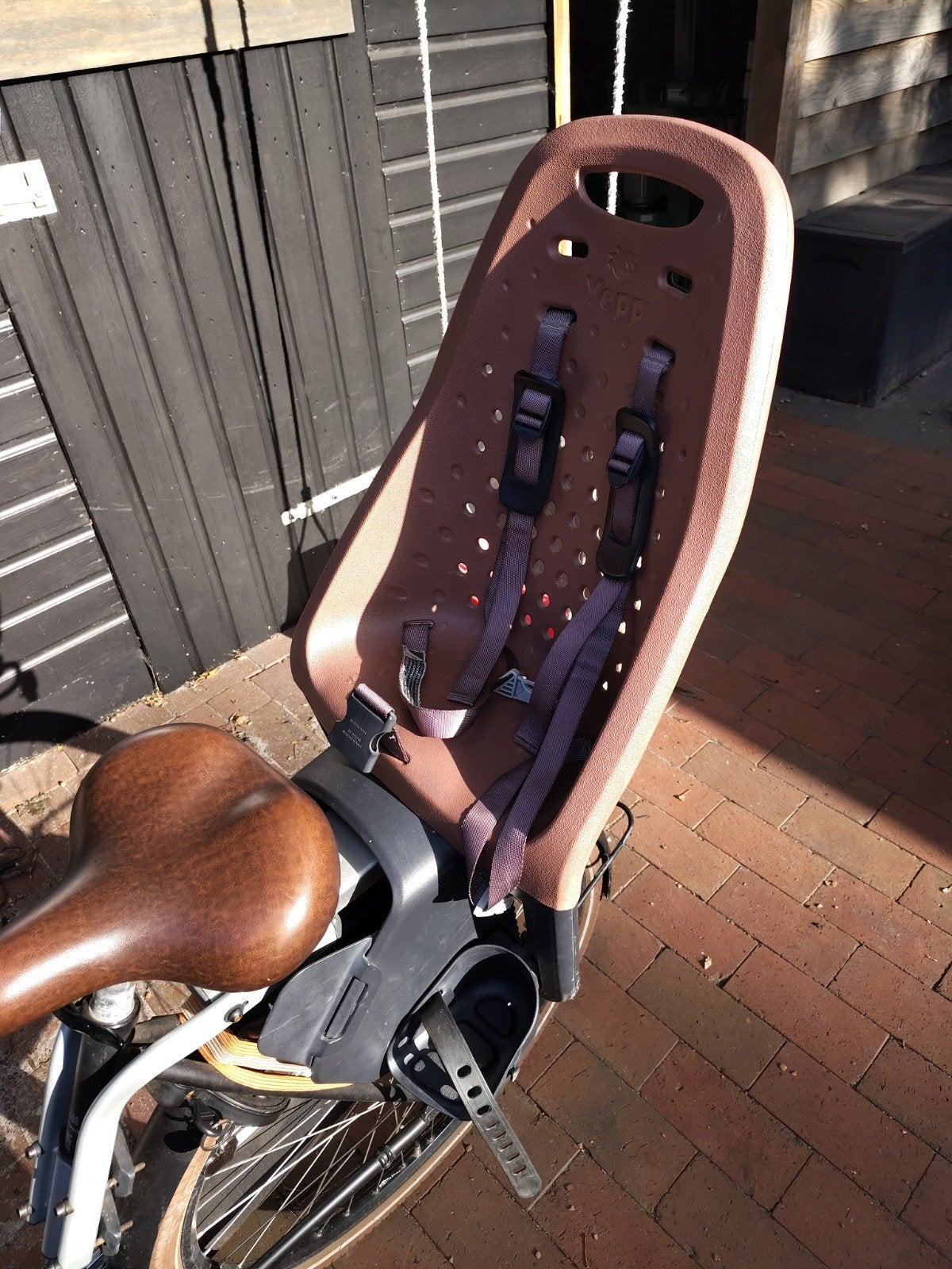 Yepp Achterzitje voor fiets - Bruin, Fietsen en Brommers, Achterzitje, Yepp, Ophalen, 15 t/m 25 kg