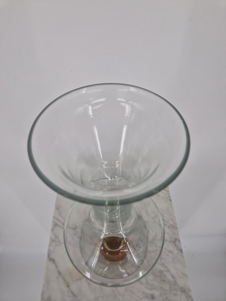 Vintage Glazen Vaas met Amber Bol | Italiaans Design | 60/70, Antiek en Kunst, Antiek | Vazen, Ophalen of Verzenden