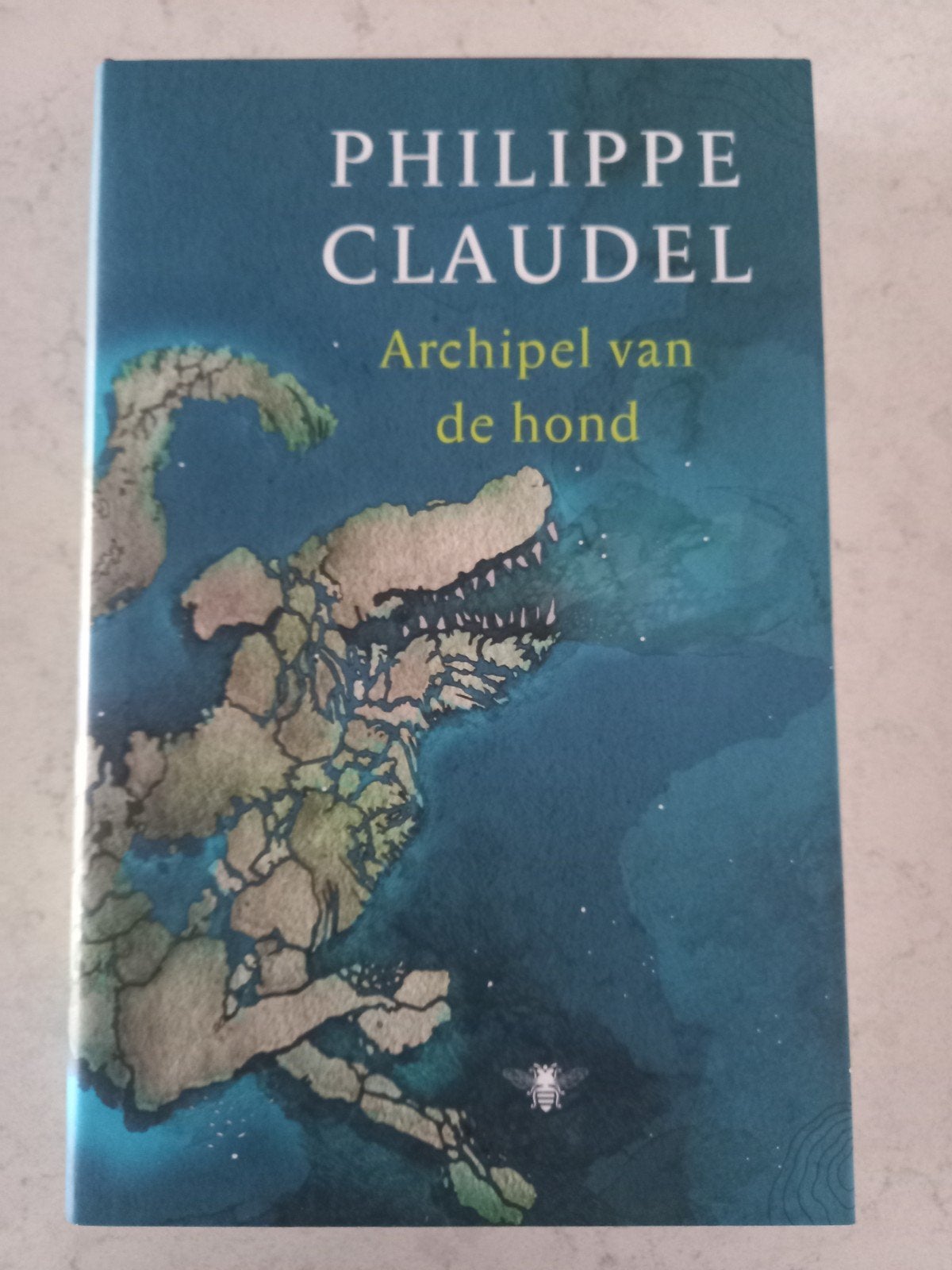 Philippe Claudel - Archipel van de hond, Ophalen of Verzenden, Zo goed als nieuw, Philippe Claudel