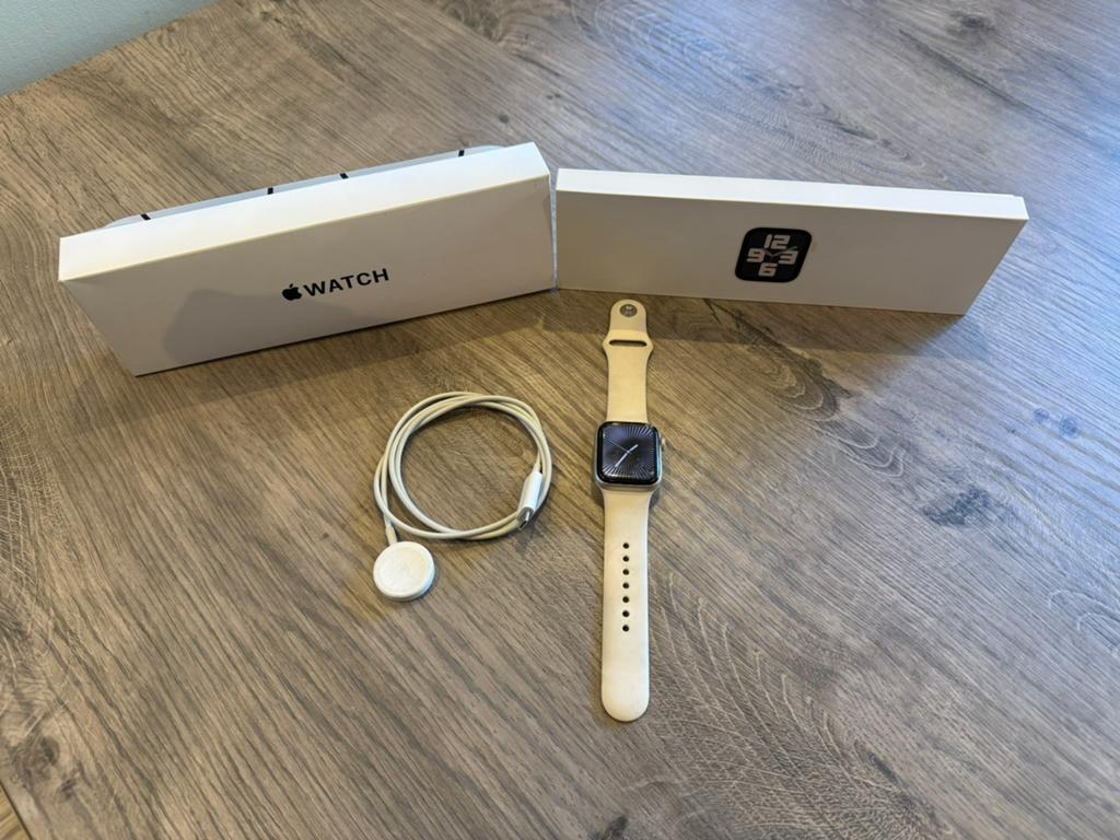 Apple Watch SE gen 2 (scherm kapot), Ophalen, Gebruikt, Apple Watch ⌚️, Zwart