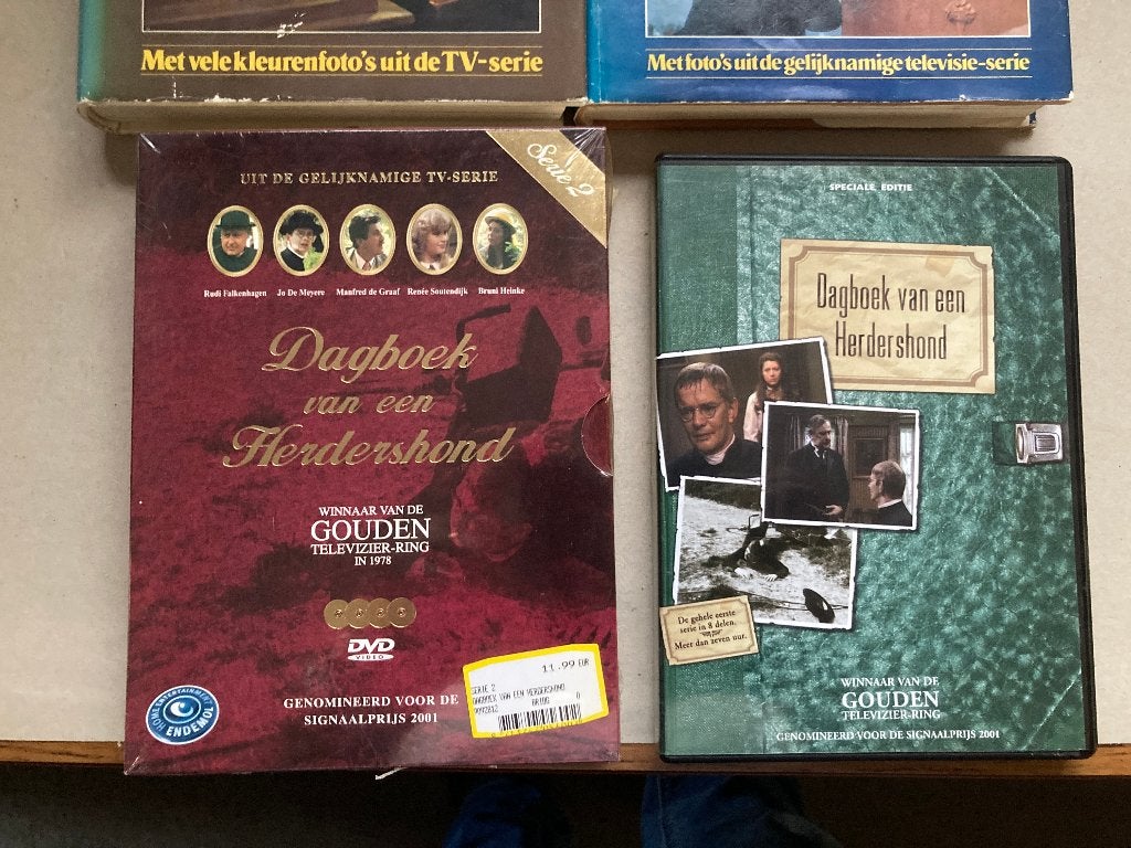 T.K. Dagboek van een Herdershond deel 1 en 2 + DVD, Boeken, Ophalen, Gelezen, Willy van Hemert, Noord-Brabant