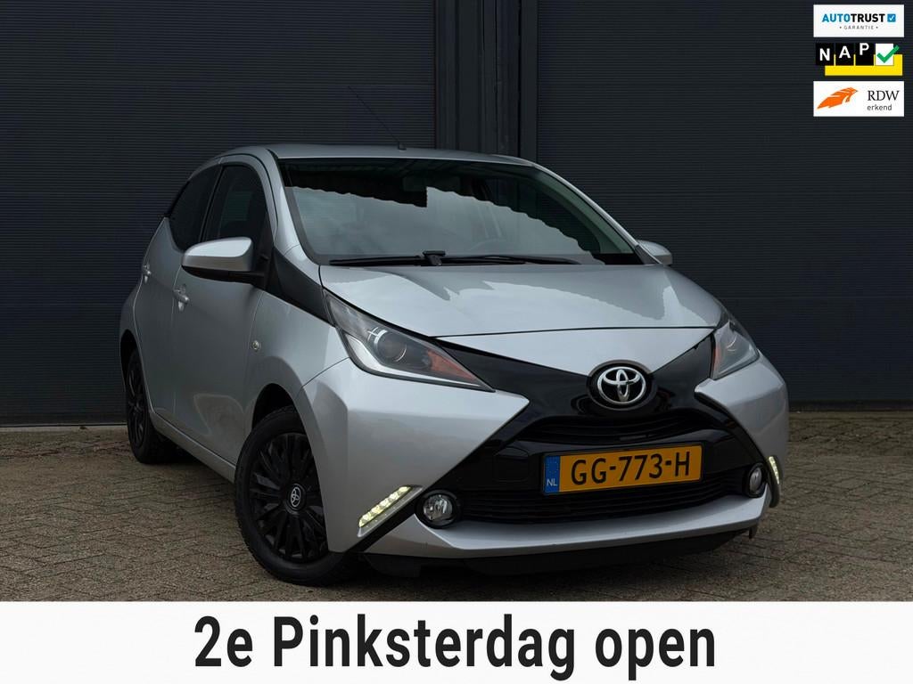 Toyota Aygo 1.0 VVT-i | Airco | Achteruitrijcamera | NWE APK, Voorwielaandrijving, Euro 5, Gebruikt, 4 stoelen