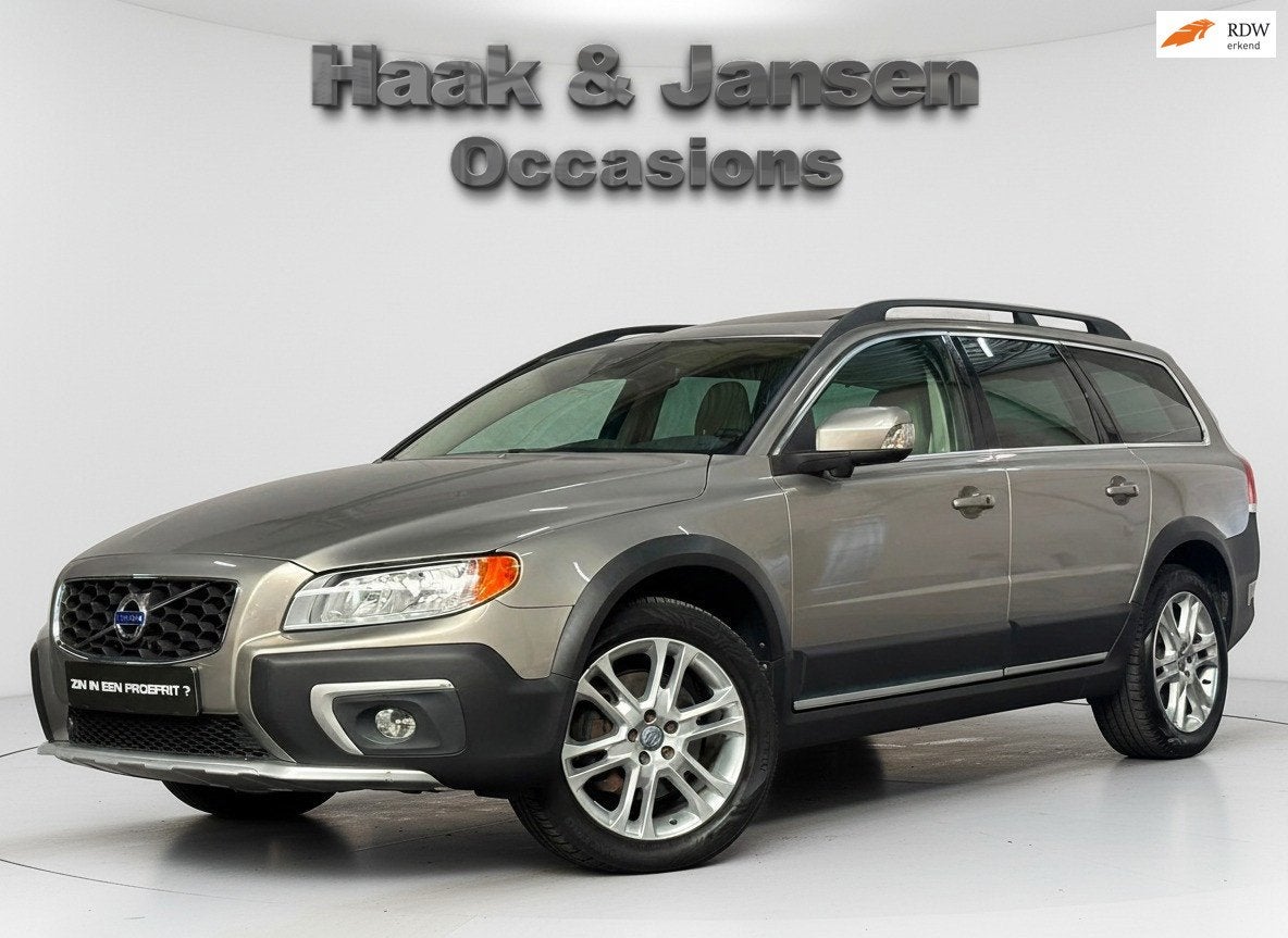 Volvo XC70 2.0 T5 FWD Momentum Panoramadak Leder Cruise, Auto's, Volvo, 15 km/l, Gebruikt, Beige, 4 cilinders
