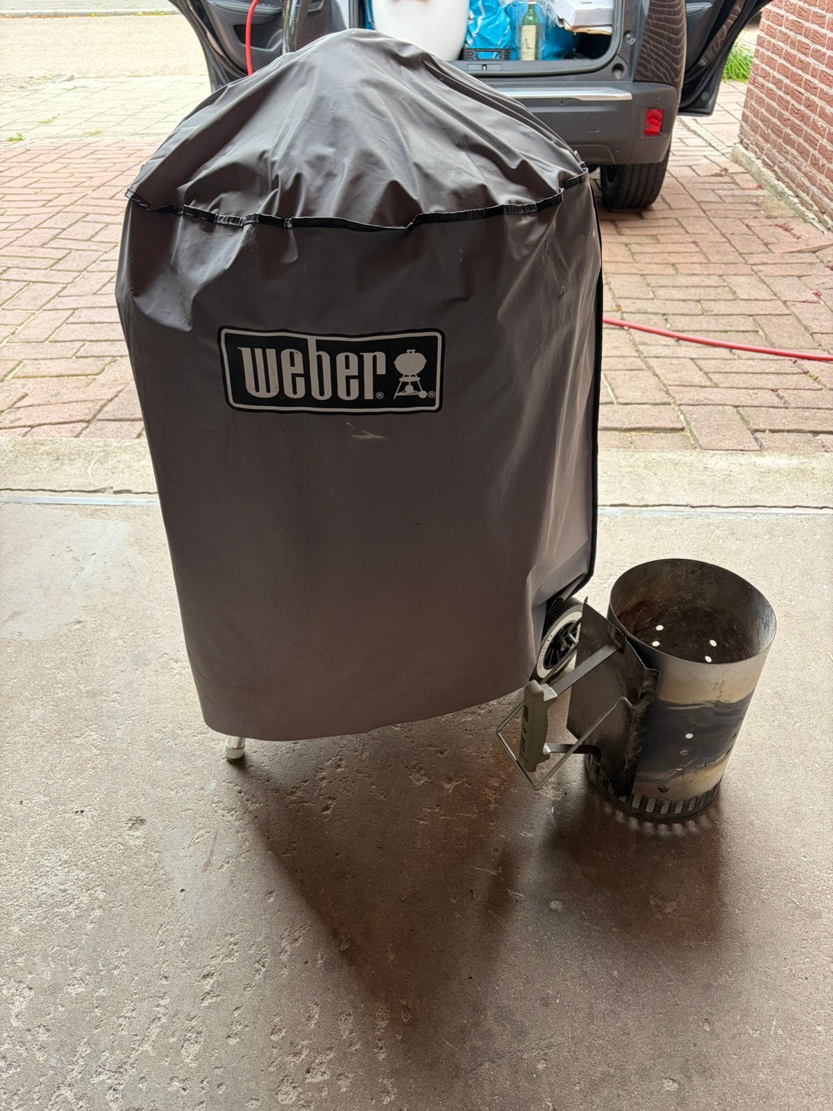 Weber BBQ houtskool 47 cm + starter + hoes, Tuin en Terras, Ophalen, Zo goed als nieuw
