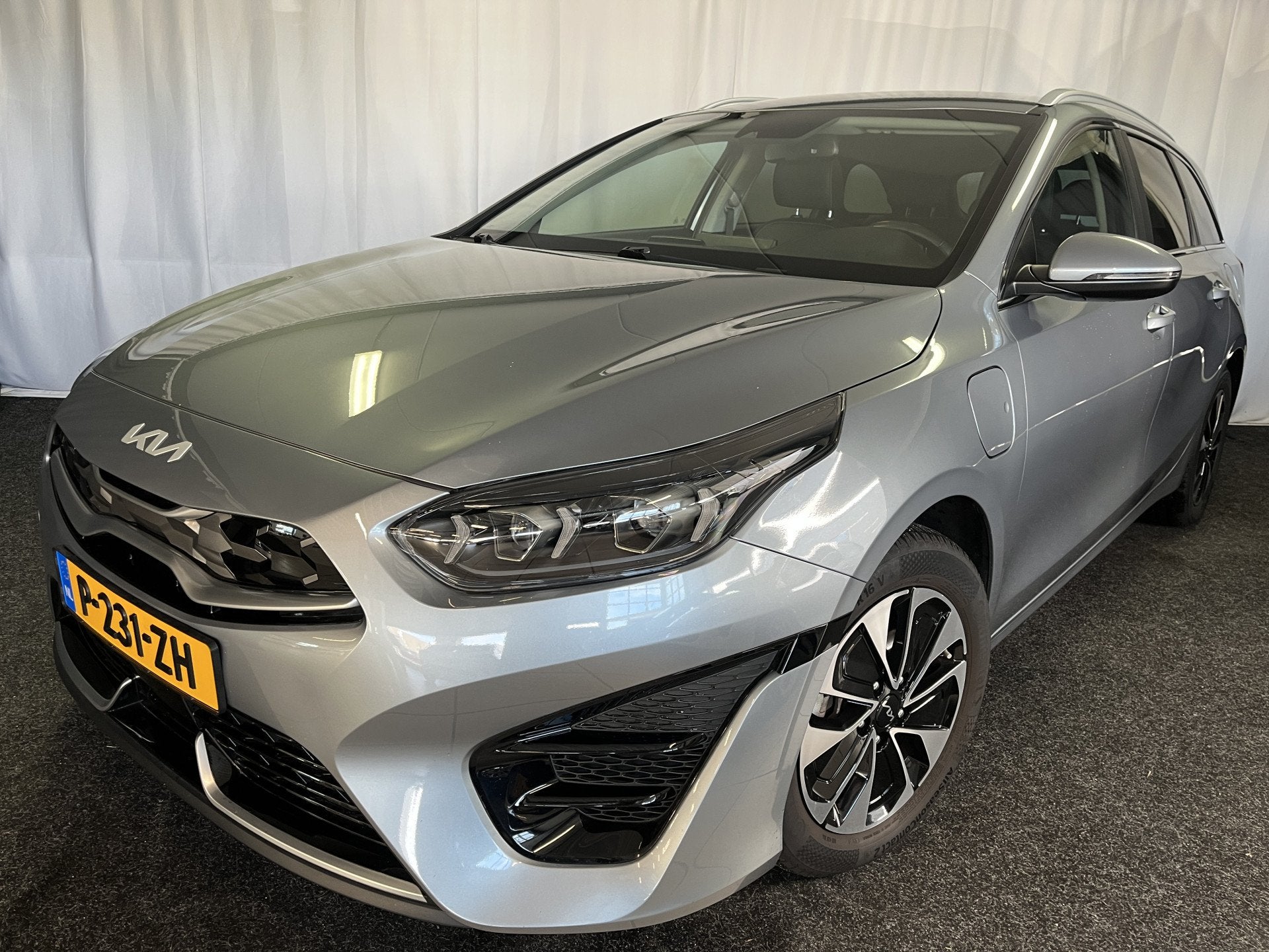 Kia Ceed Sportswagon 1.6 GDI PHEV PLUG-IN DynamicPlusLine 1E, 8 kWh, 77 km/l, Gebruikt, Leder en Stof