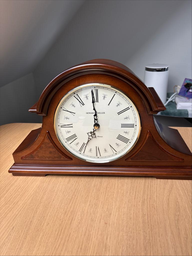 Howard Miller Quartz Schouwklok met Westminster Melodie, Antiek en Kunst, Antiek | Klokken, Ophalen of Verzenden