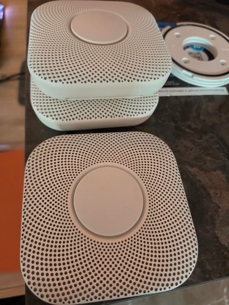 Google Nest Protect Rook- en Koolmonoxidemelder (3 stuks), Doe-het-zelf en Verbouw, Alarmsystemen, Zo goed als nieuw, Detector, Sensor of Melder