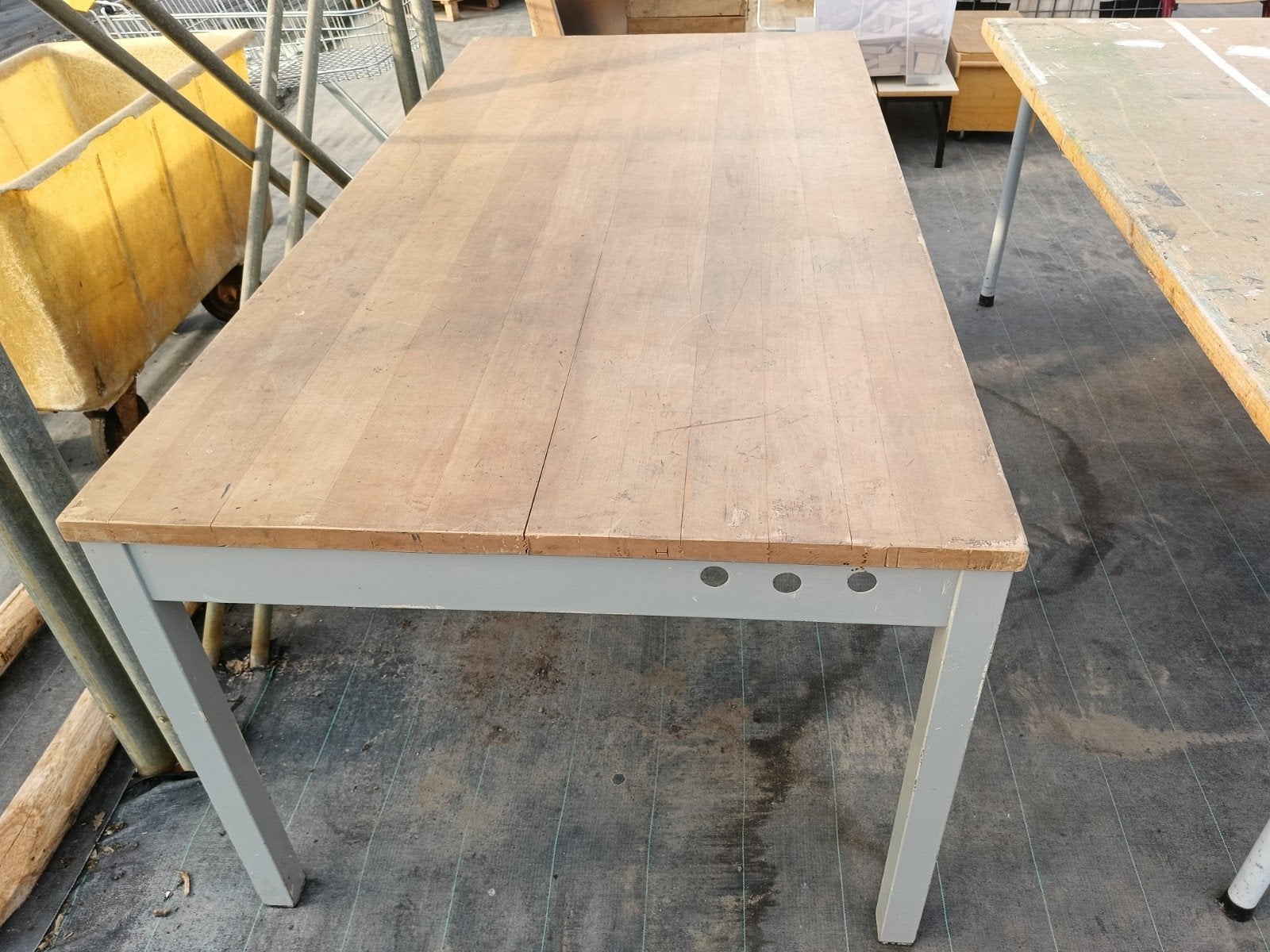 Twee gebruikte werkbanken / techniektafels voor werkplaats, Ophalen, Gebruikt, 120 tot 170 cm