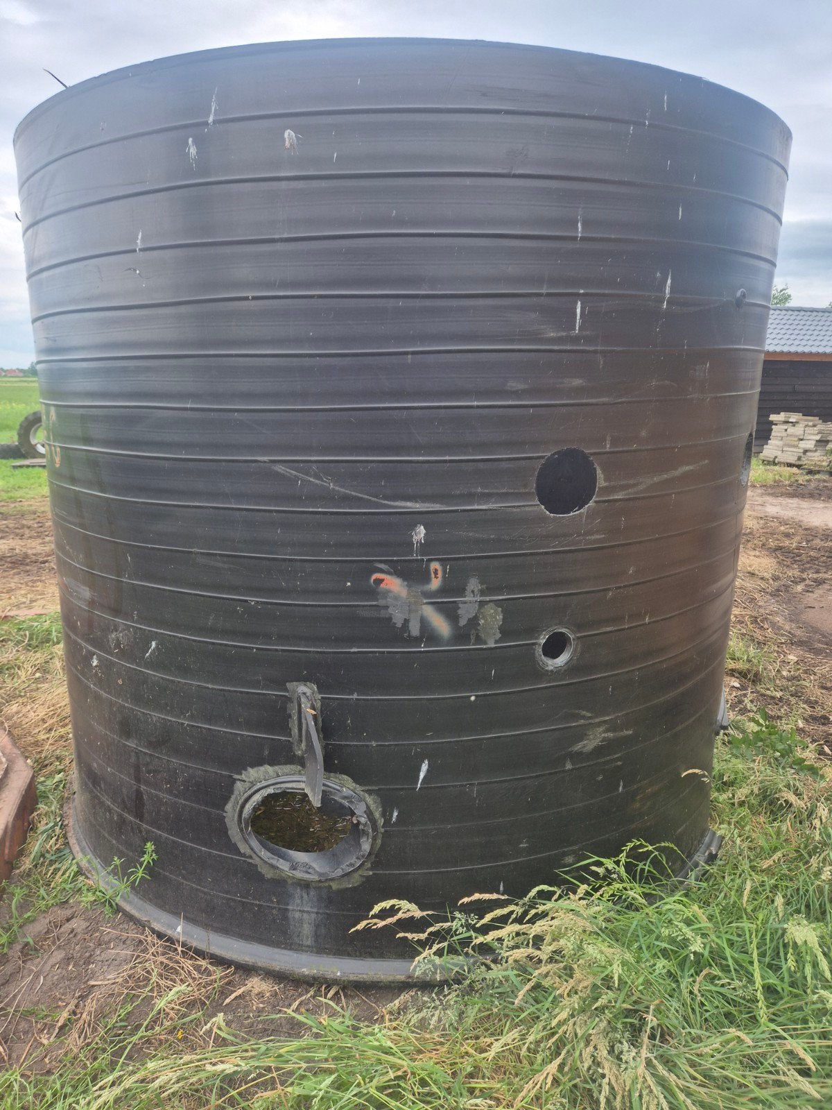 Groot kunststof vat van circa 12m3, Tuin en Terras, 150 liter of meer, Ophalen, Gebruikt, Kunststof