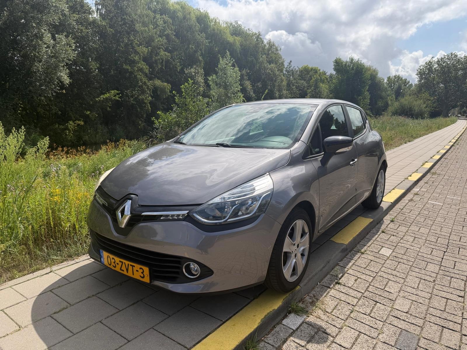 Renault Clio 0.9 TCe ECO Collection-Nwe APK, Auto's, Voorwielaandrijving, 540 kg, 23 km/l, Origineel Nederlands