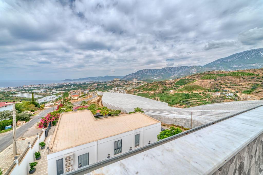 Villa  559m², 4+1, Villa,  Floor: 1, 3 Bath, 2 Balkon, Eén persoon, 3 overnachtingen of meer
