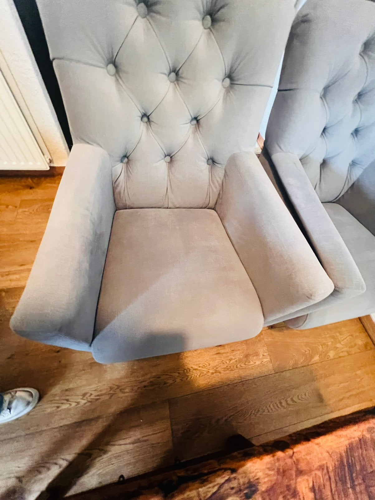 Urban Sofa 2 grijs eetkamerstoelen. Gratis, Ophalen, Zo goed als nieuw, 50 tot 75 cm