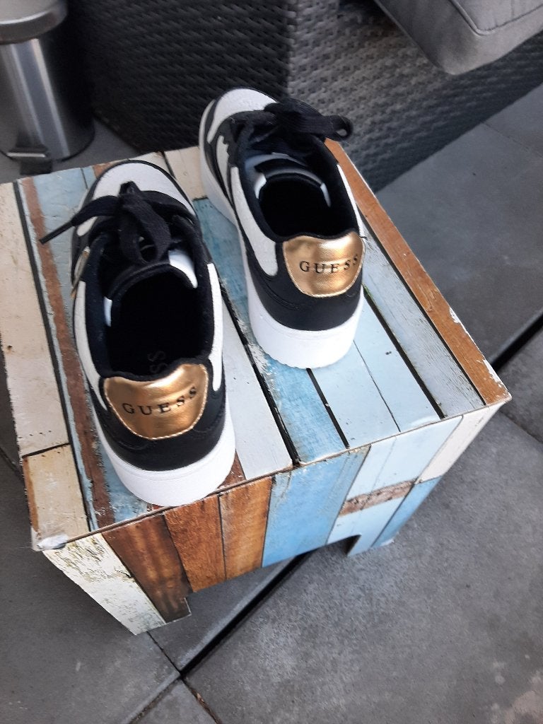 Damesschoenen, Guess, Wit, Ophalen of Verzenden, Sneakers of Gympen