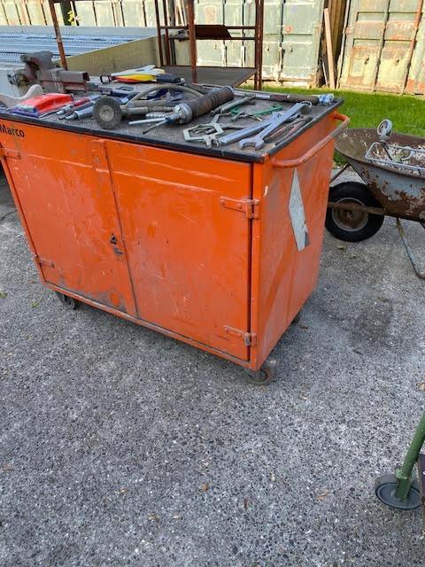 mobiele werkbank met bankschroef en divers gereedschap, Doe-het-zelf en Verbouw, Werkbanken, Ophalen, Nieuw, 170 cm of meer, Bankschroef