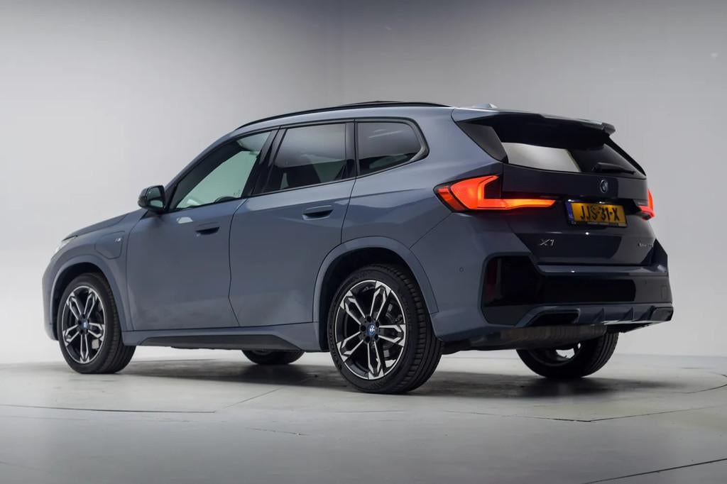 BMW X1 25e xDrive M Sport Aut. [ Panorama Head-up 360°-came, Gebruikt, 245 pk, Bedrijf, 42 km/l