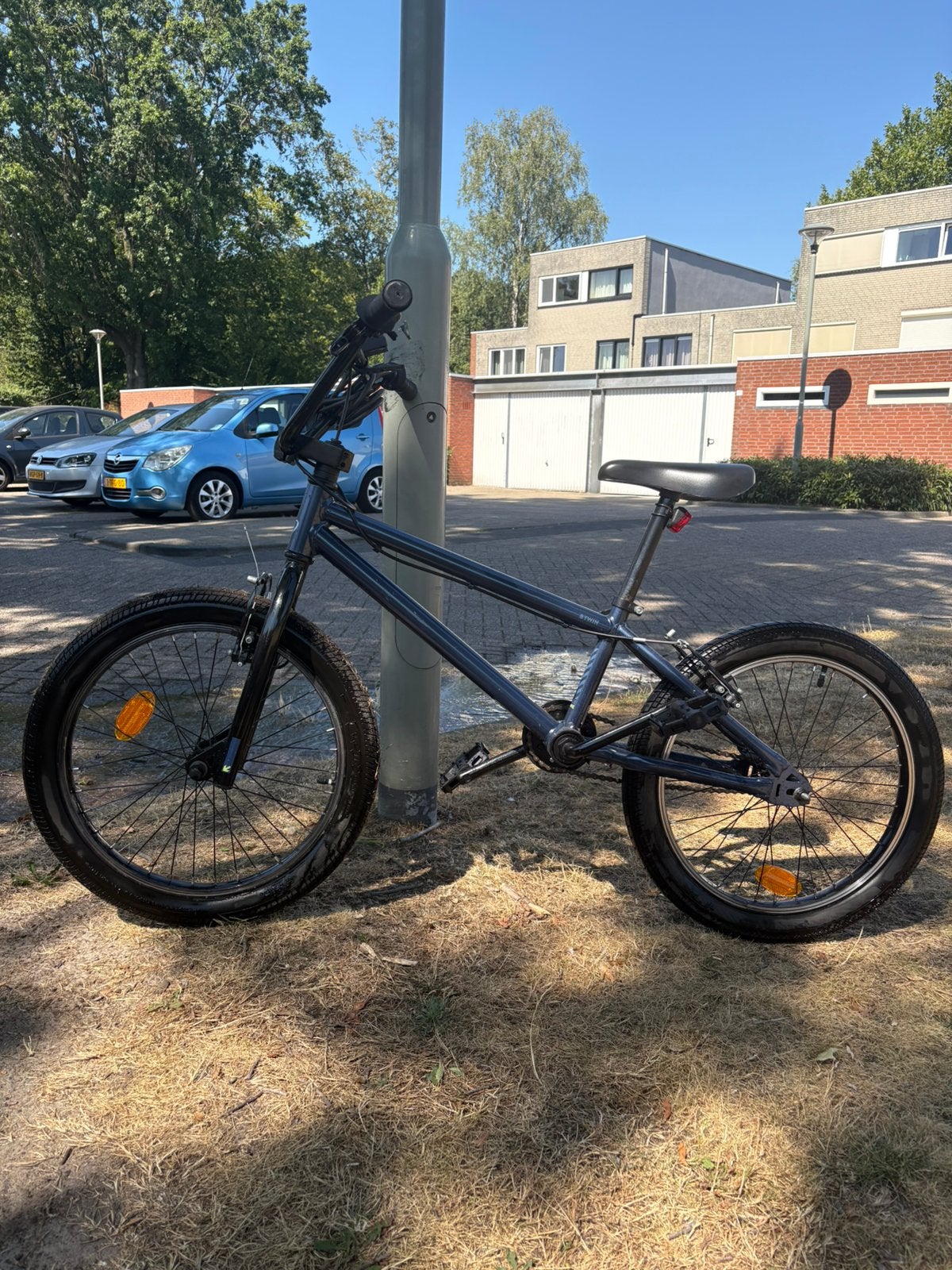 Btwin bmx 20 inch 9-14 jaar, Ophalen, Zo goed als nieuw, Staal