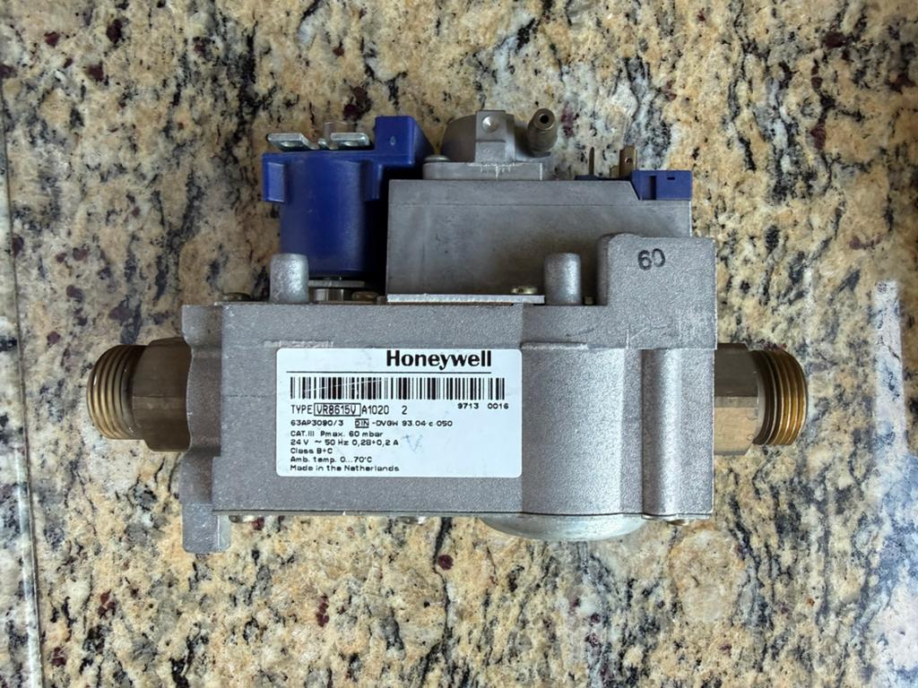 Nefit Gasblok VR8615V A1020 voor Ecomline HR CV-ketel, Gebruikt, Minder dan 30 cm, Cv-ketel of Combi-ketel, Minder dan 60 cm