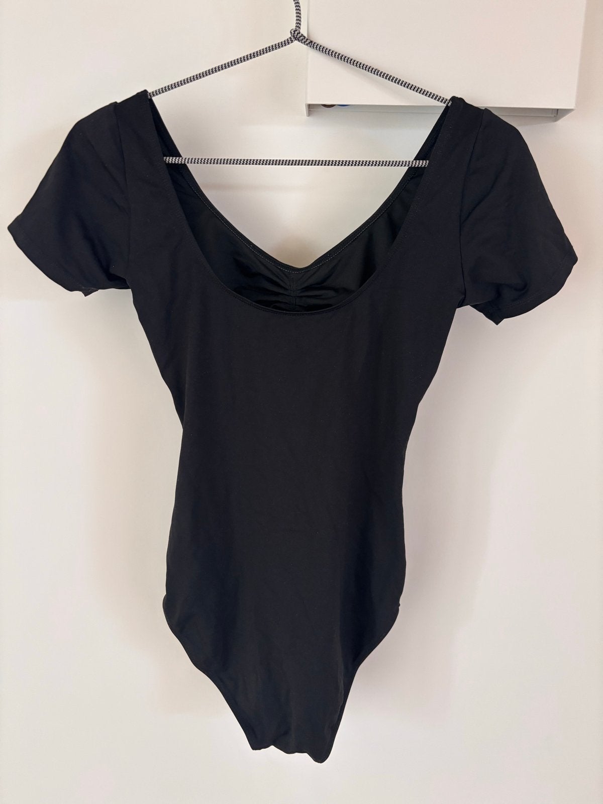 Zwart balletpak Dancer met korte mouwen maat 36, Sport en Fitness, Ballet, Ophalen of Verzenden, Zo goed als nieuw, Kleding