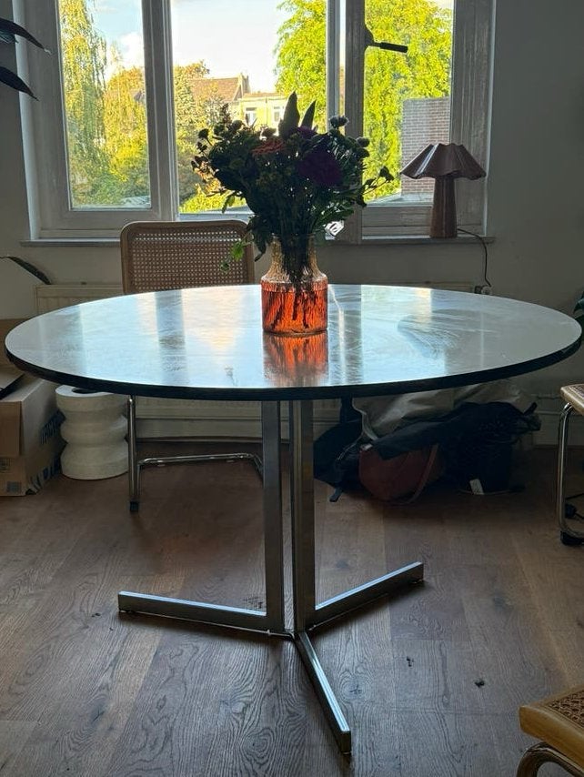 Formica tafel vintage design ronde tafel 120cm, Ophalen of Verzenden, Gebruikt, Rond, 100 tot 150 cm