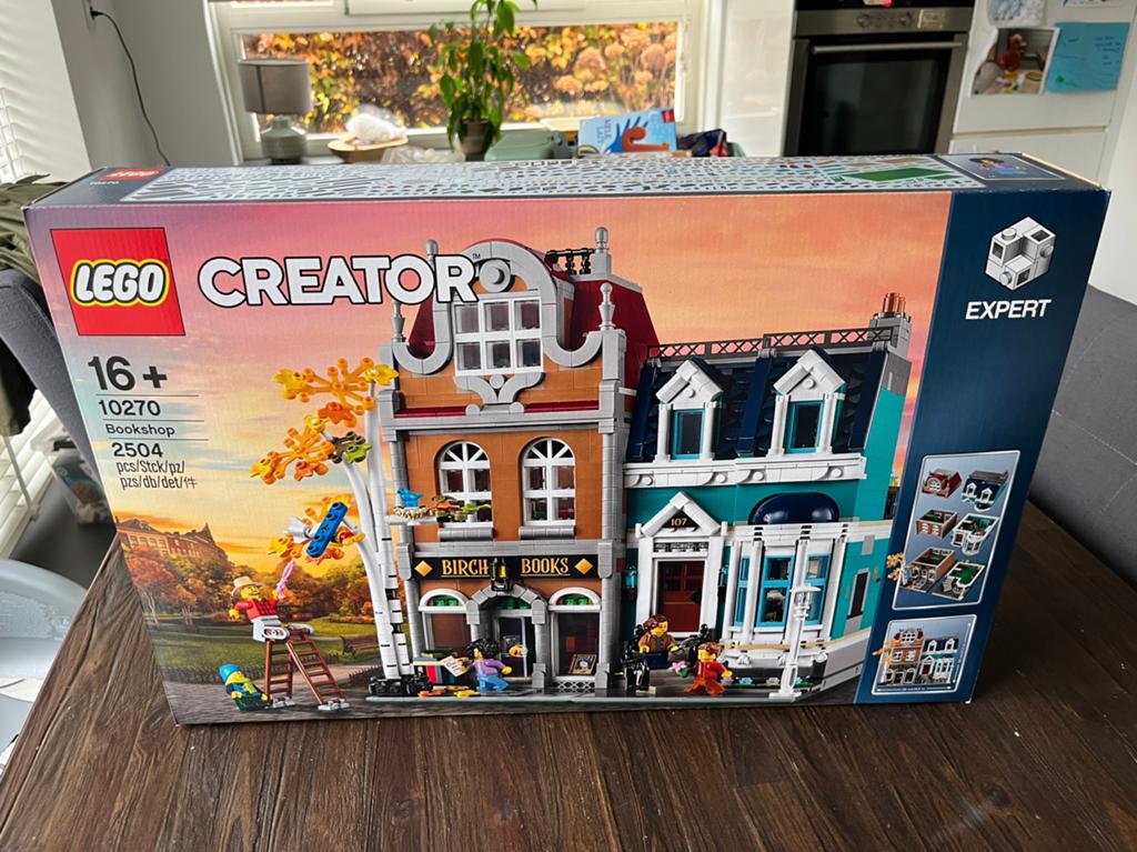 LEGO Creator Expert Bookshop (10270) *NIEUW*, Kinderen en Baby's, Speelgoed | Duplo en Lego, Lego, Nieuw, Ophalen of Verzenden