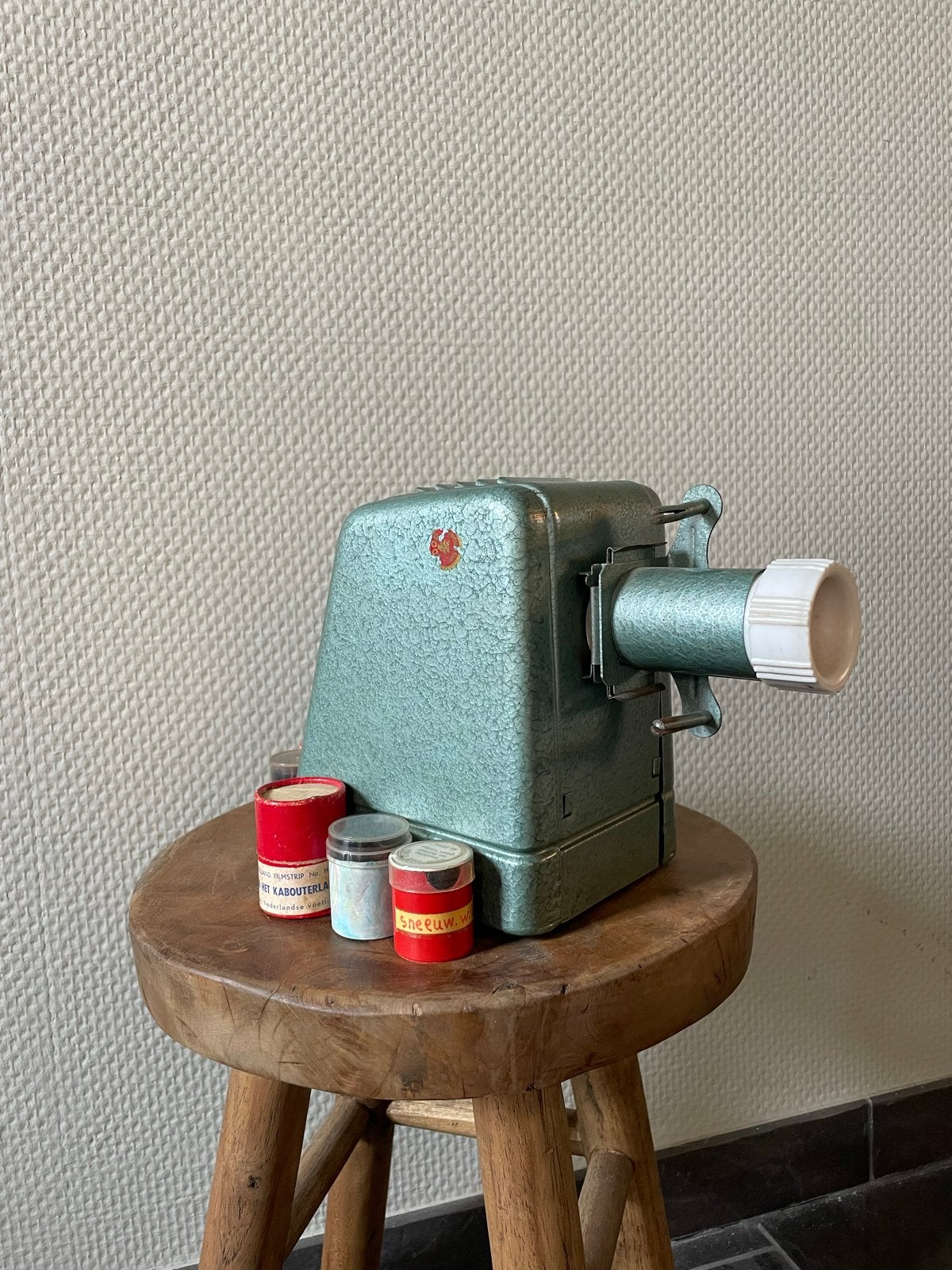 Vintage Filmstrip Projector met Kabouterbos, sneeuwitje, etc, Audio, Tv en Foto, Diaprojectors, Ophalen of Verzenden, Gebruikt