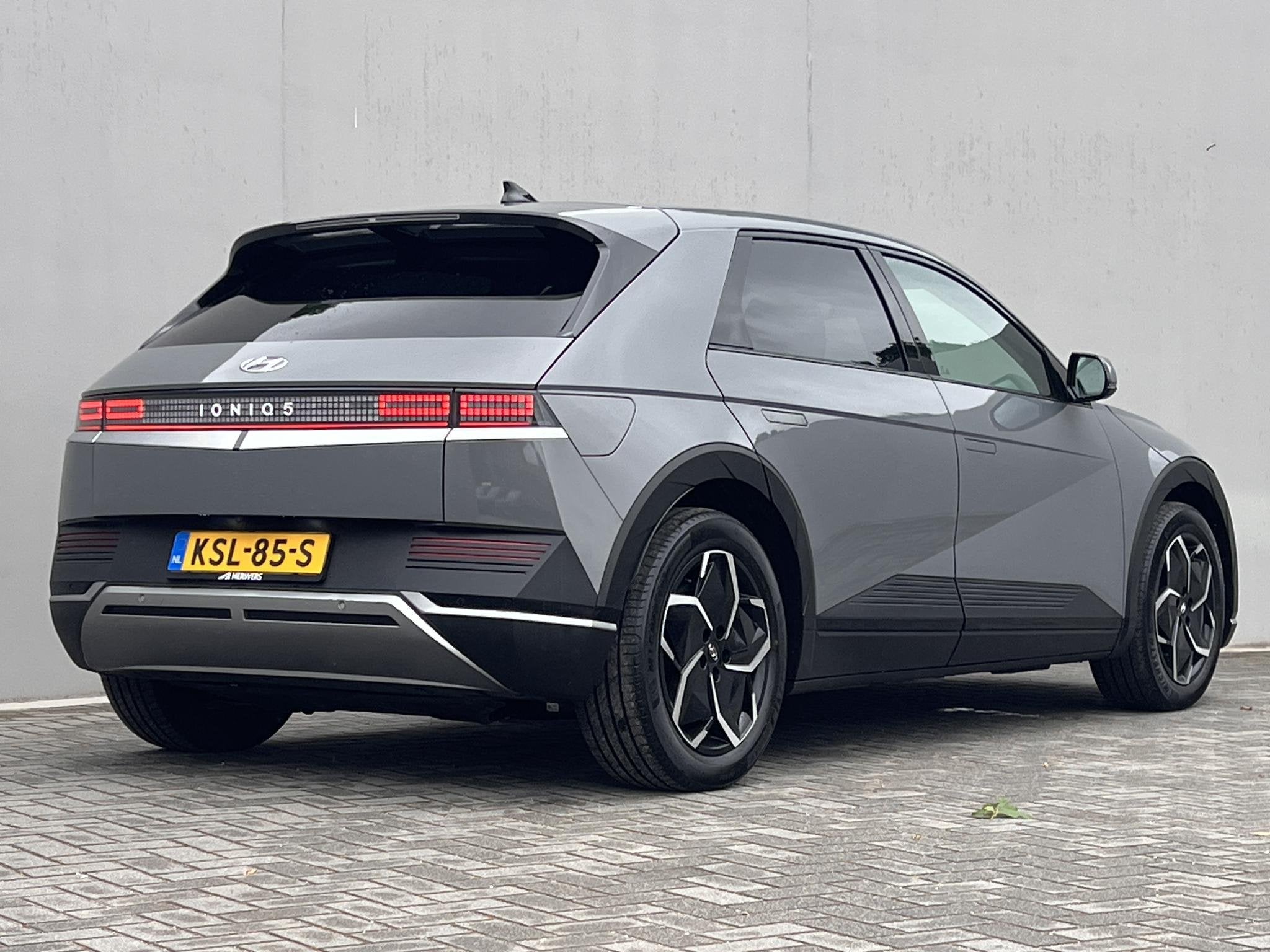 Hyundai IONIQ 5 Lounge 77.4 kWh / Dealer Onderhouden/ Accu S, Auto's, Hyundai, Achterwielaandrijving, Gebruikt, Lichtsensor, Leder