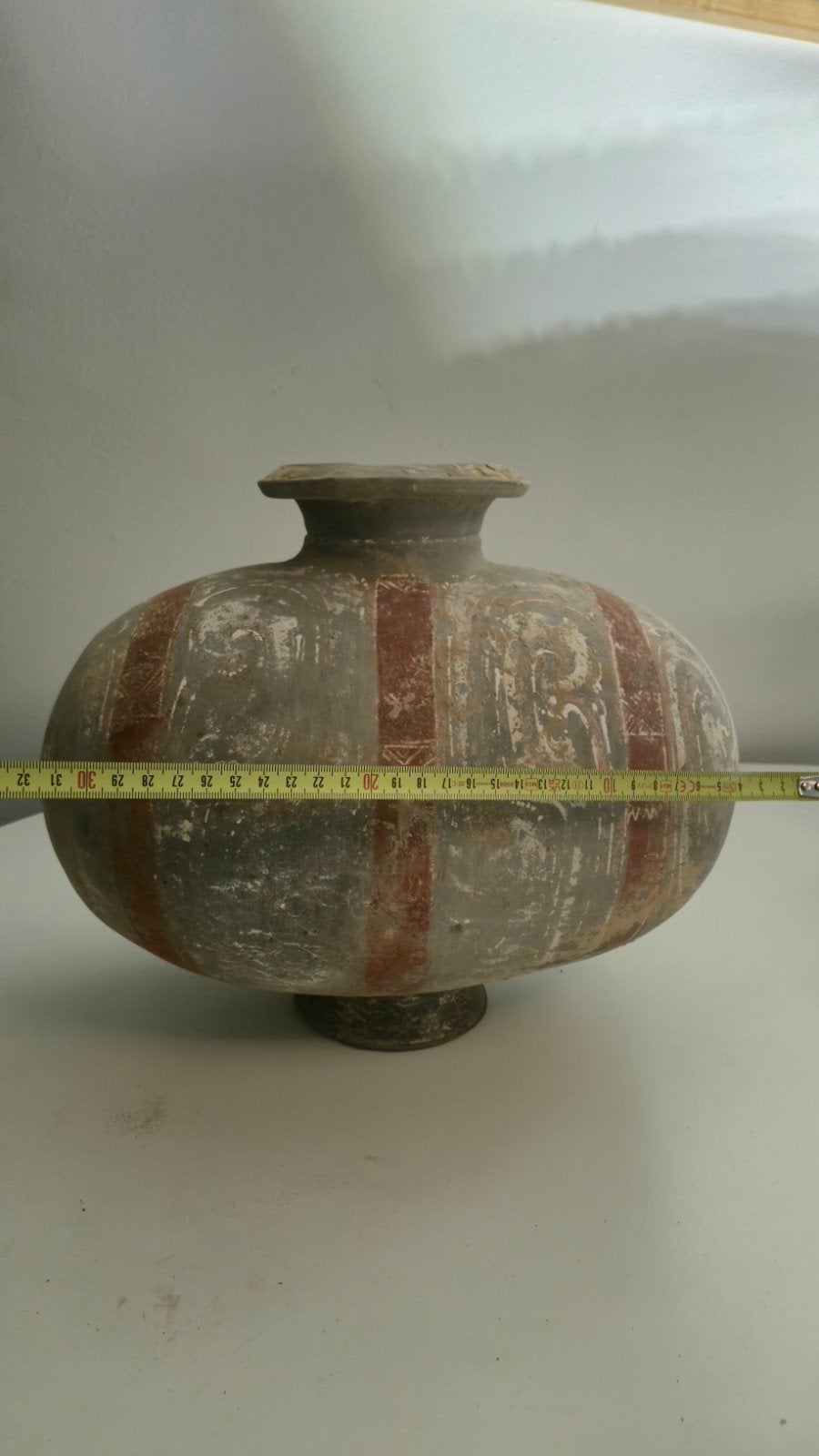Antieke Terracotta Vaas met Patroon - Herkomst Onbekend, Antiek en Kunst, Ophalen of Verzenden