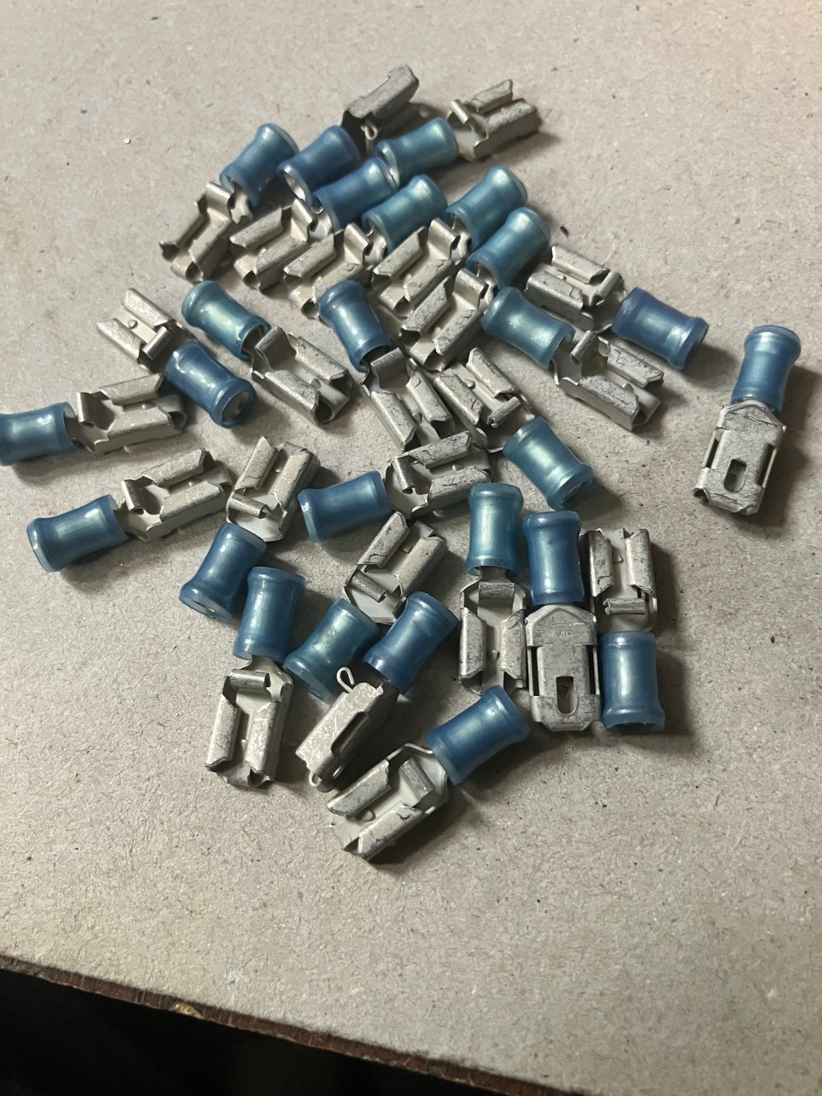 6 mm AMP stekkers met vergrendeling (trillen niet los), Ophalen of Verzenden, Nieuw, Overige merken, Stekker
