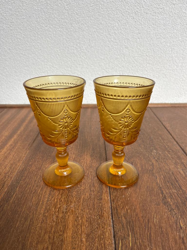 Set van 2 Brocante Wijnglazen - Amberkleurig Glas, Ophalen of Verzenden