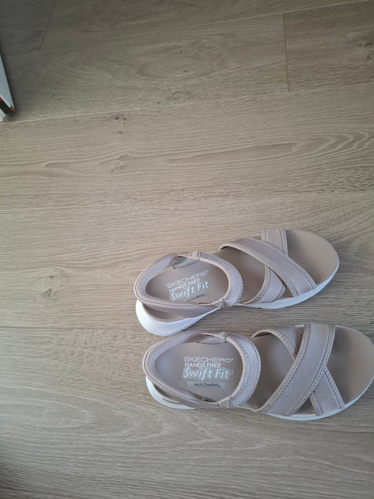 Skechers Hands Free Swift Fit Arch Comfort sandalen, Skechers, Beige, Zo goed als nieuw, Sandalen of Muiltjes