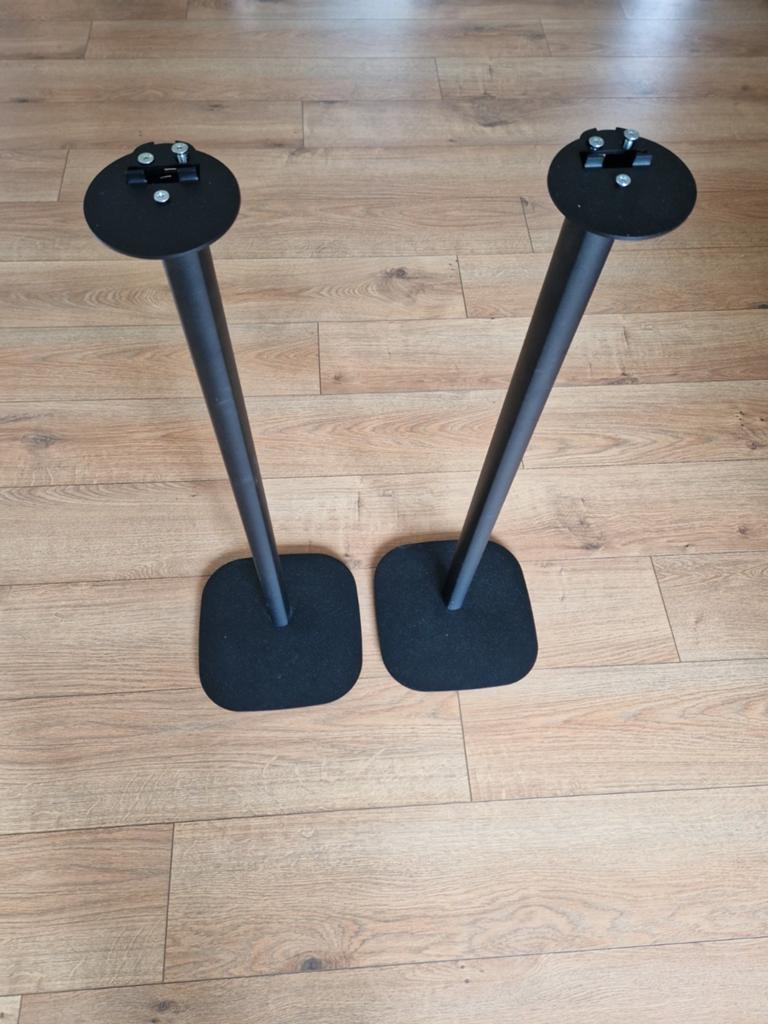 Twee standaarden voor (Sonos) speakers van Vögel, Ophalen, Zo goed als nieuw