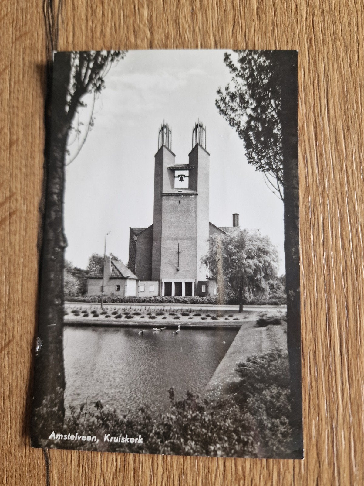 Oude Ansichtkaart Amstelveen, Kruiskerk - Zwart-wit, Ophalen of Verzenden, 1940 tot 1960, Gelopen, Noord-Holland